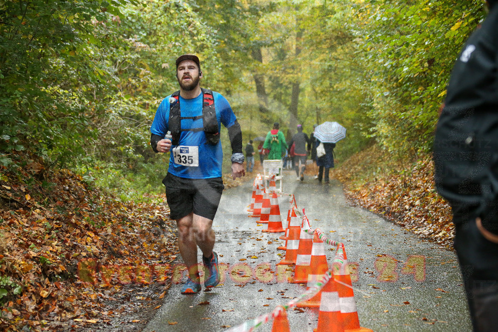 241027_1421_EX1_7365 | Sportfotografie im Rhein-Sieg Kreis, Köln, Bonn, NRW, Rheinland Pfalz, Hessen, etc. Unser Tätigkeitsfeld umfasst den Laufsport vom Volkslauf über den Marathon, Duathlon, Triathon bis zum Ultralauf wie Kölnpfad Ultra oder Schindertrail.