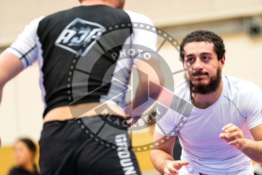 20231118PBB13562 | Fighters compete during the AJP Tour 600 Frankfurt Championship in Frankfurt/Main, Germany, on November 18, 2023.