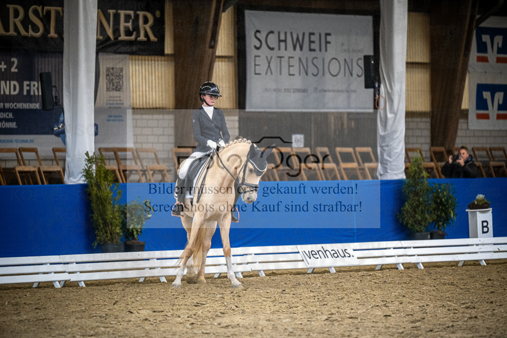 DOS_2754 | Entdecke hochwertige Reitturnierfotos von Foto Oger. Professionell, emotional und authentisch – jetzt Lieblingsmomente im Shop bestellen.Deutschlandweite Turnierfotografie. - Realisiert mit Pictrs.com