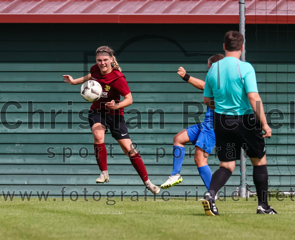 2023-09-03_084_Teamware_Cup_2023 | Oberding, Deutschland, 03.09.2023:
Fußball, TS Teamwear Cup 2023, Vorrunde, FC Schwaig gegen FC Langengeisling, Endergebnis: 

Foto: Christian Riedel / fotografie-riedel.net
