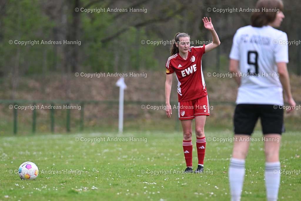 Fußball I Frauen I Saison 2024-25 I Oberliga I FC Jesteburg-Bendestorf - SpVg Aurich Frauen I 13.4.2025 | a-hannig - Realisiert mit Pictrs.com