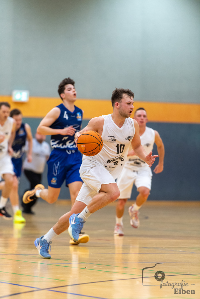 Wattworms Edewecht-Lions Ofenerdiek | Wattworms Edewecht (weiß)-Lions Ofenerdiek (blau) am 22.02.2026 in Edewecht (Heinz-zur-Jührden-Halle); Photo: Philip Eiben 2025 - Realisiert mit Pictrs.com