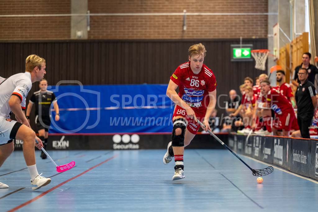 Strängnäs IBK vs Höllvikens IBF - 30. September 2023 | Strängnäs IBK vs Höllvikens IBF
Thomas Arena, Strängnäs
Tim Lindgren (#86 Strängnäs IBK).
Bild: Sportfotografie Markus Aeschimann | www.markus-aeschimann.ch - Realisiert mit Pictrs.com