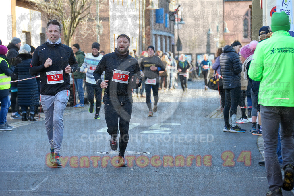 241201_1239_EX1_3031 | Sportfotografie im Rhein-Sieg Kreis, Köln, Bonn, NRW, Rheinland Pfalz, Hessen, etc. Unser Tätigkeitsfeld umfasst den Laufsport vom Volkslauf über den Marathon, Duathlon, Triathon bis zum Ultralauf wie Kölnpfad Ultra oder Schindertrail.