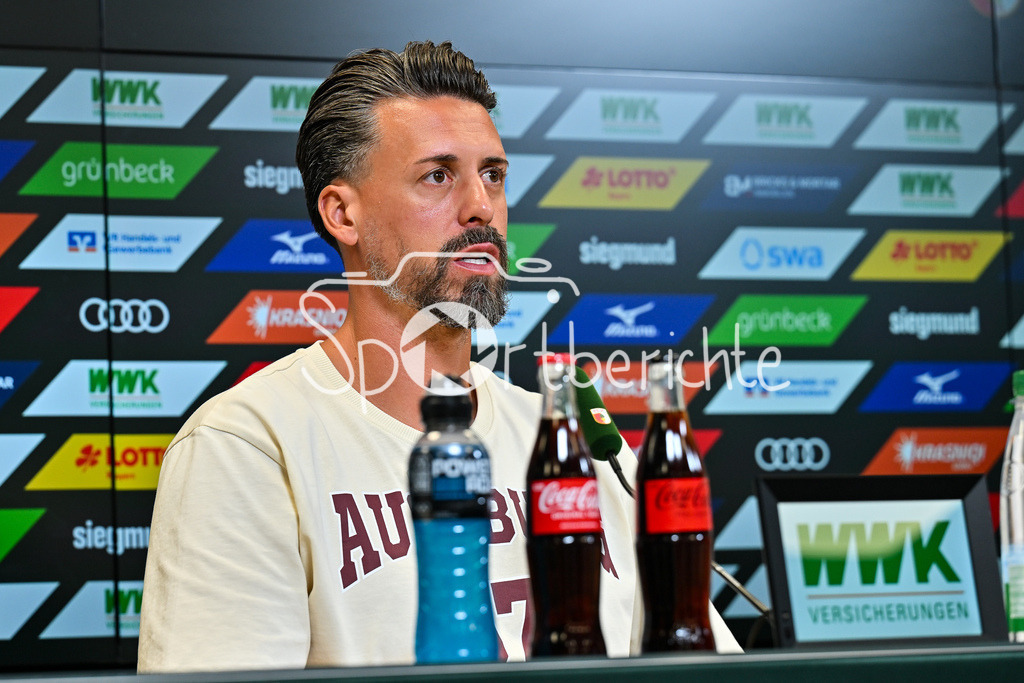 Pressekonferenz FC Augsburg | im Bild Sandro WAGNER bei der Pressekonferenz vor dem Pokalspiel in Halle / Einzelfoto / Freisteller