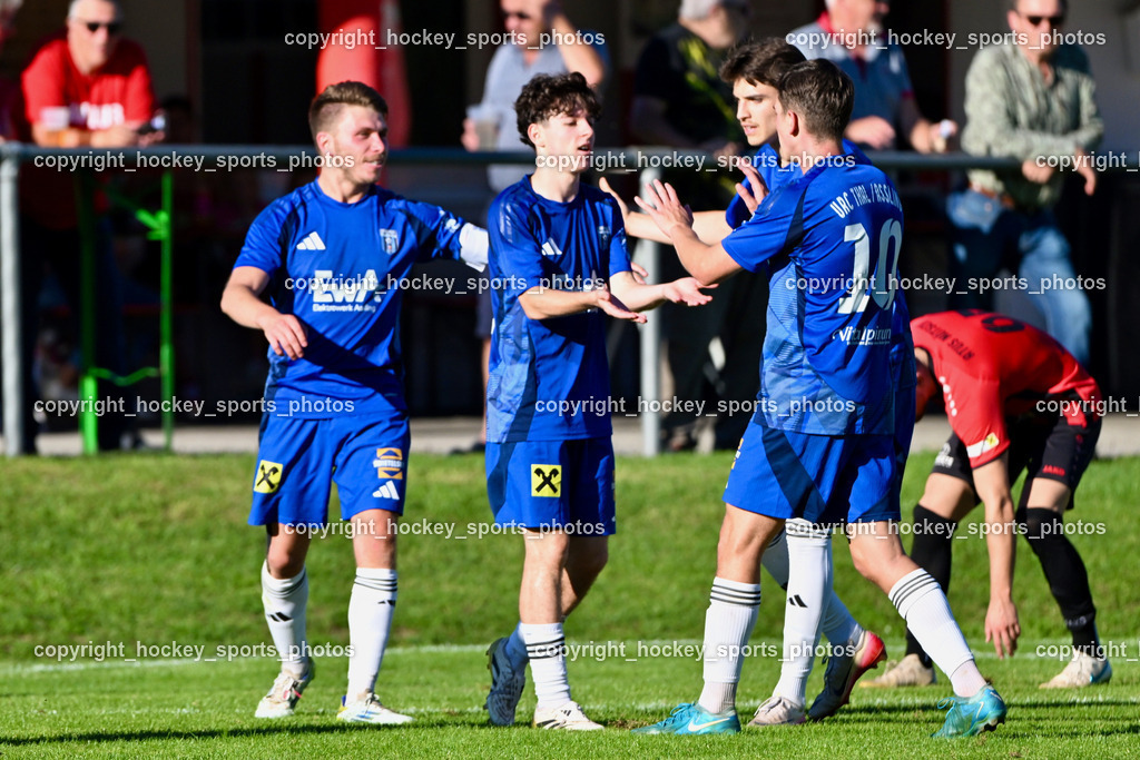 ATUS Nötsch vs. Thal Assling | #10 Julian Jakob Moser Thal Assling, Jubel Thal Assling Mannschaft, #27 Marcel Hubert Hecher ATUS Nötsch, #22 Samuel Stephan Schönegger Thal Assling, Dominik Kofler Thal Assling, ATUS Nötsch vs. Thal Assling, ATUS Nötsch vs. Thal Assling am 31.08.2025 in Nötsch (Dobratsch Arena), Austria, (Photo by Bernd Stefan)
