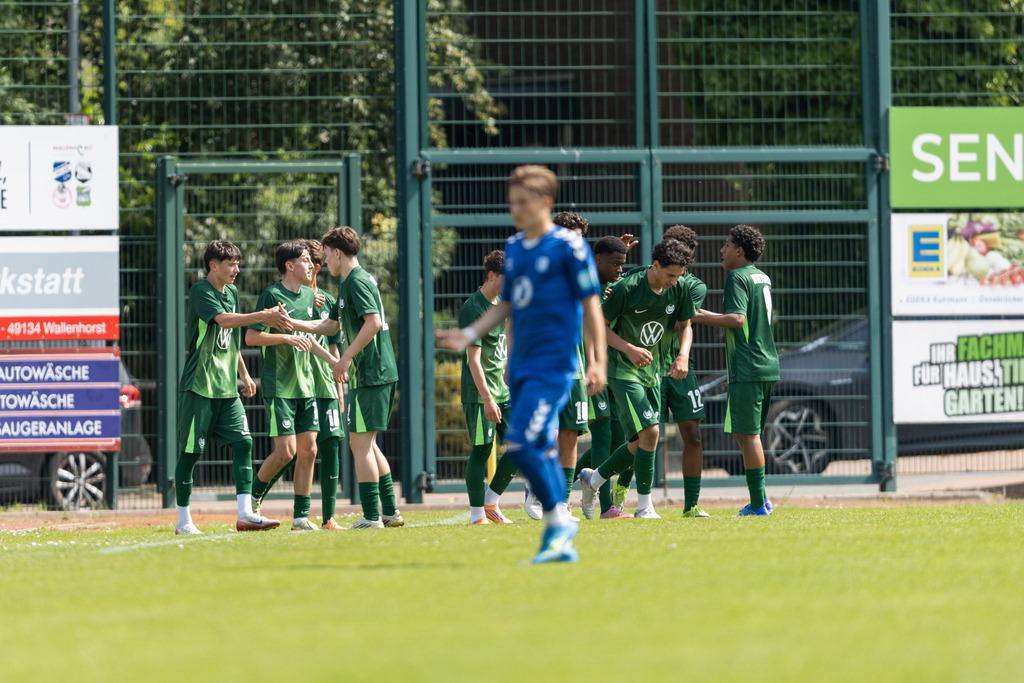 Fußball I Männer I 40. Pfingscup Hollage I 13048 | realhellocedii - Realisiert mit Pictrs.com