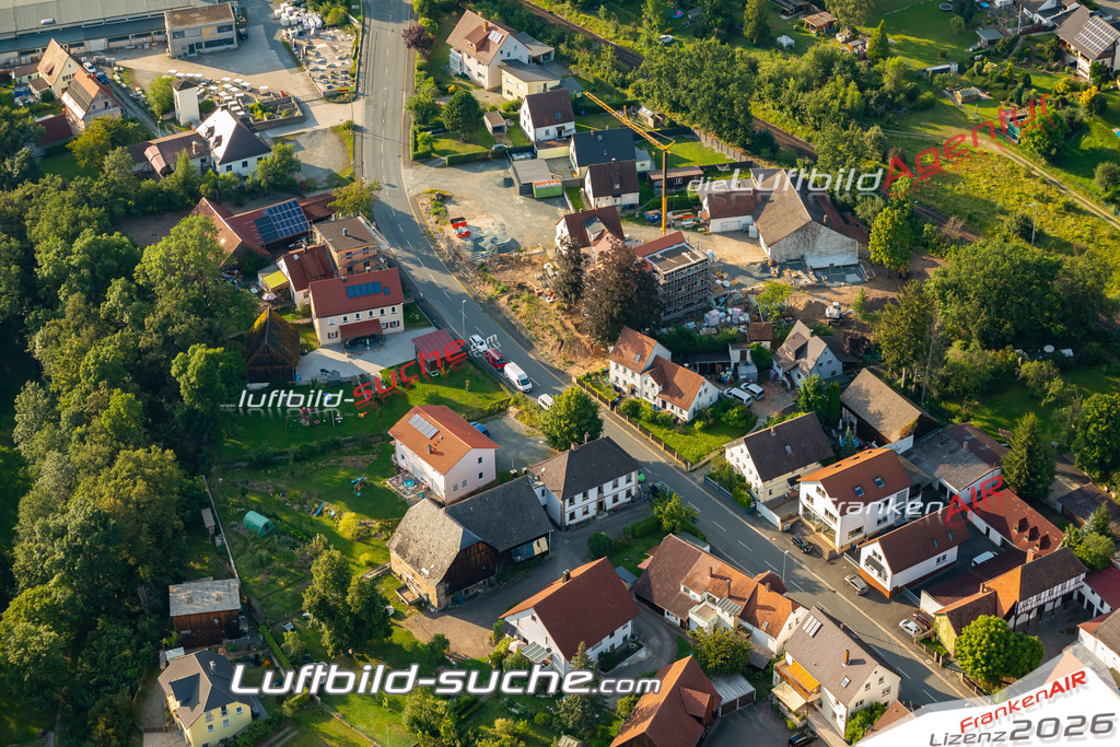 Das Luftbild zeigt :  Mainleus - Die Luftaufnahme wurde 2024 vom UL-Flugzeug aus erstellt ( keine Drohne ) - Hochauflösende Luftaufnahme - Für grossformatige Ausdrucke geeignet. Die Geschenkidee !Mit Lizenz und Bildrechte bestellbar