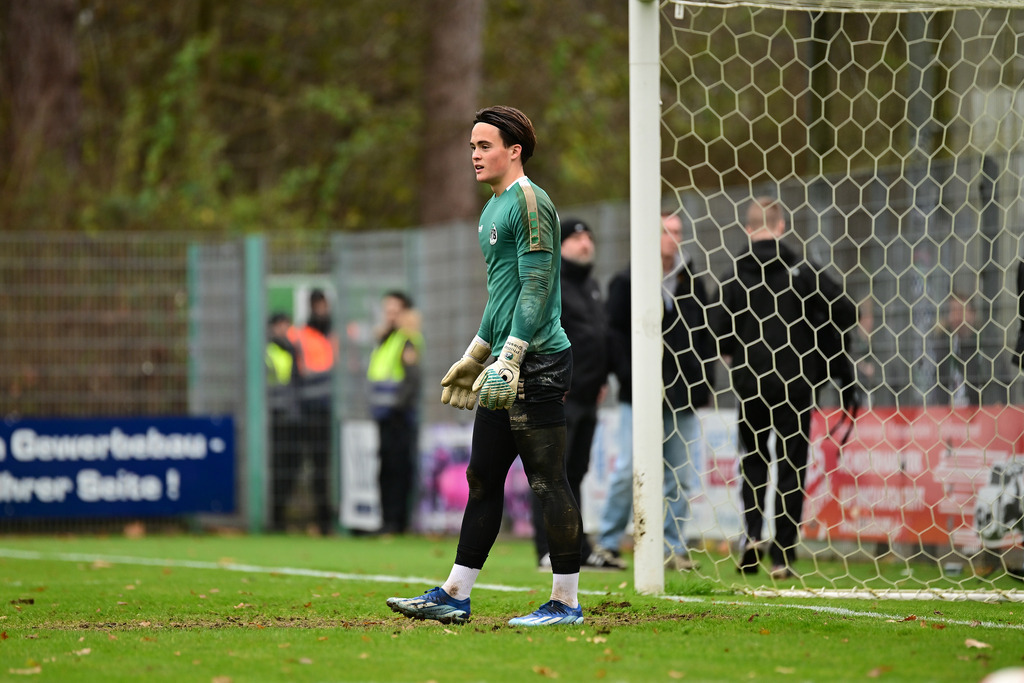 Fußball I Herren I Saison 2025-2026 I Regionalliga Nord I 21. Spieltag I FC St. Pauli II - VfB Lübeck | Phillip Diestel (21, VfB Lübeck) - Realisiert mit Pictrs.com