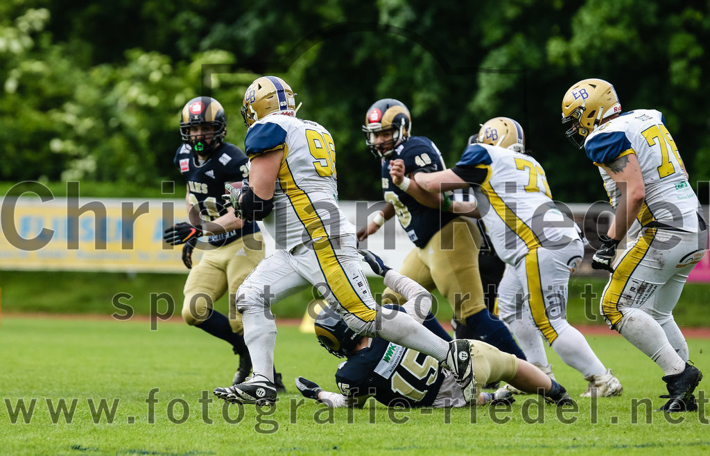 2022-05-29_162_Erding_Bulls_gegen_Nuernberg_Rams | Erding, Deutschland, 29.05.2022:
Fußball, Regionalliga 2022, 5. Spieltag, Erding Bulls gegen Nürnberg Rams, Endergebnis: 10:16

Tobias Orend (Erding Bulls, #96)

Foto: Christian Riedel / fotografie-riedel.net