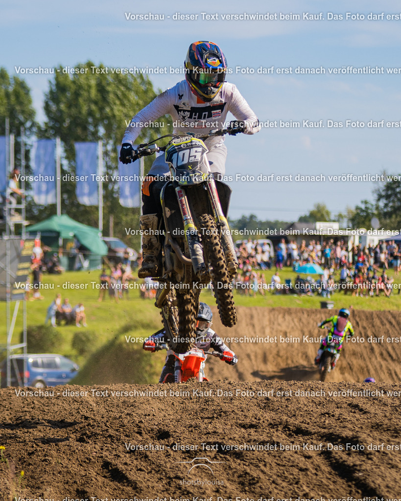 09_21_LM_Schenkenhorst-9209 | Sportfotografin aus Berlin-Brandenburg mit Fokus auf Motocross. Ich halte deine sportliche Leistung und echte Emotionen auf und neben der Strecke professionell fest. Entdecke die Fotos von deinem Rennen und bestelle sie direkt hier im Shop.