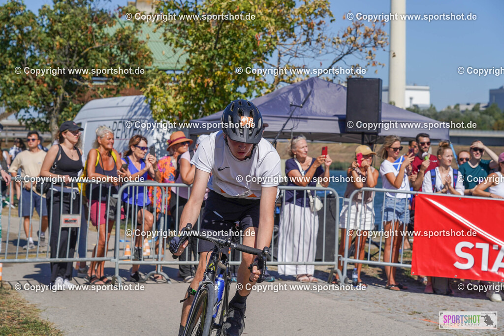 DSC00781 | Vienna Triathlon 2024                                        P3 Event                                                             #yourpictrs #sportshot_your_pictrs                 @Sportshotphotography                                     Photo Credit: www.sportshot.de