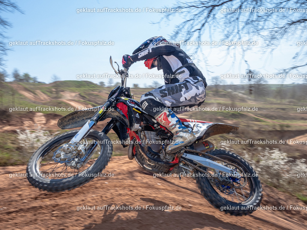 Schweyen040525-101 | Trackshots.de / Fokuspfalz.de - Realisiert mit Pictrs.com