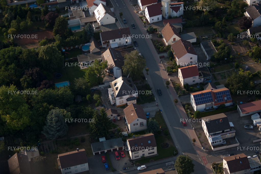 Ortsansicht | Luftbild: Ortsansicht im Ortsteil Dannstadt in Dannstadt-Schauernheim im Bundesland Rheinland-Pfalz in Deutschland. Foto: IMG_68973.jpg vom 24.06.2014 durch Werner Riehm/FLY-FOTO.de - Realisiert mit Pictrs.com