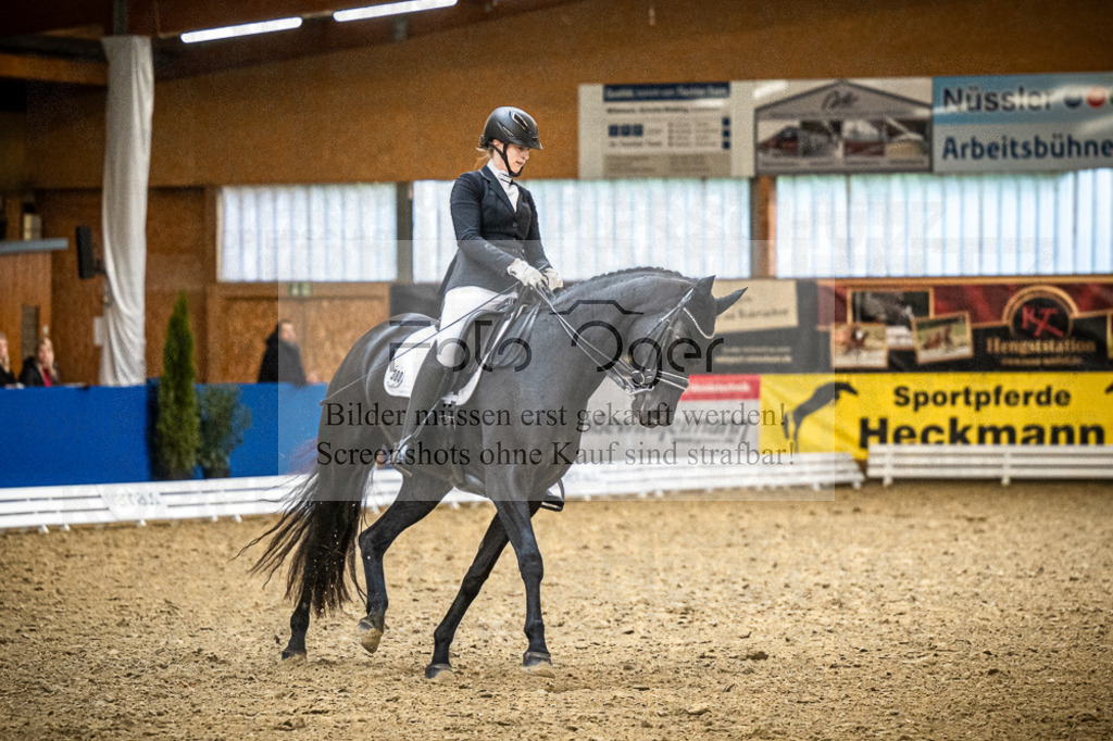 DOS_2792 | Entdecke hochwertige Reitturnierfotos von Foto Oger. Professionell, emotional und authentisch – jetzt Lieblingsmomente im Shop bestellen.Deutschlandweite Turnierfotografie. - Realisiert mit Pictrs.com