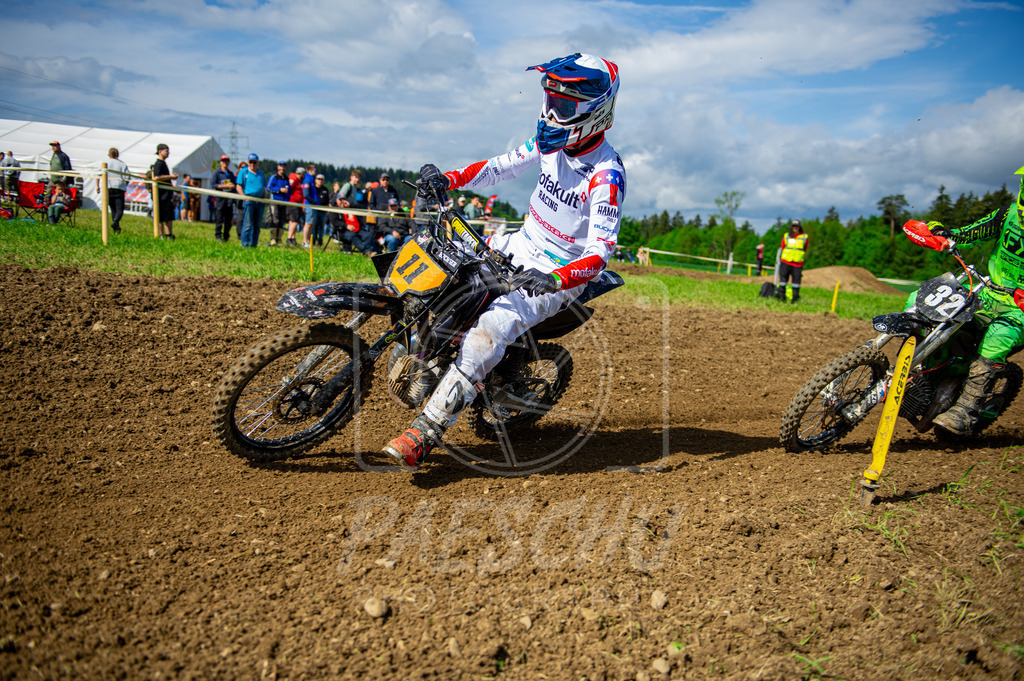 Mo (23) | Paeschuphoto Shop - Wer nicht sucht der auch nicht findet.Ob Motocrossbilder oder von einem besuchtem Spiel, Hauptsache Action. - Realisiert mit Pictrs.com