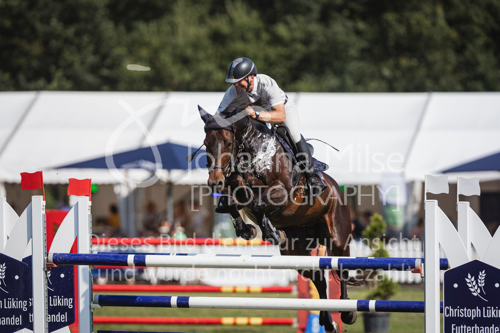 240720_LC_M2-Spr-420 | Deine schönsten Turniermomente als professionelle Fotos! Entdecke hochwertige Pferdesport-Fotografie im Online-Shop. Jetzt Fotos finden & bestellen!