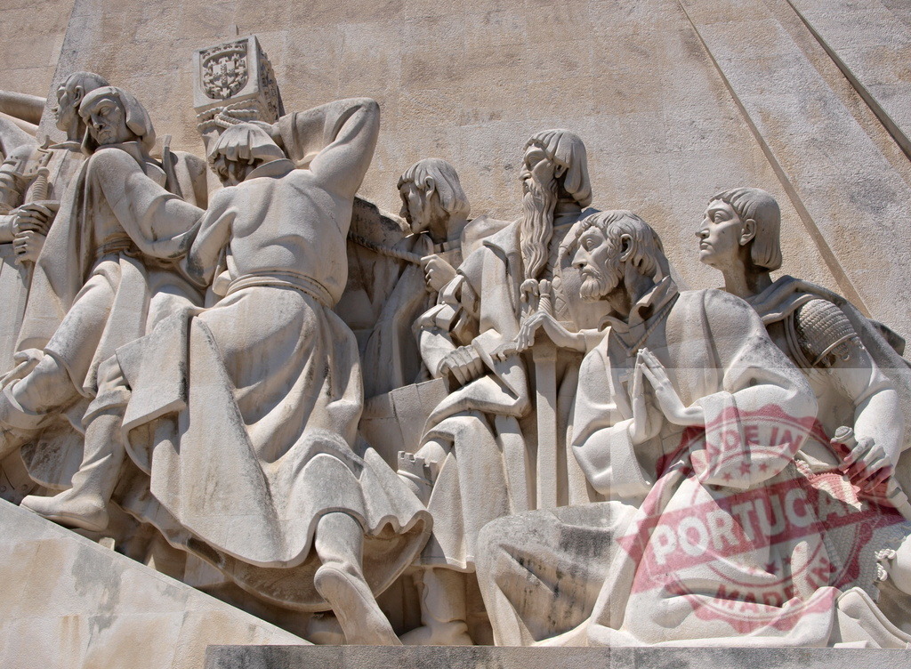 Padrão dos Descobrimentos figures representing Portuguese Age of Discoveries. Lisbon - Portugal | Stone figures depicting navigators and explorers on the Monument to the Discoveries - Realisiert mit Pictrs.com
