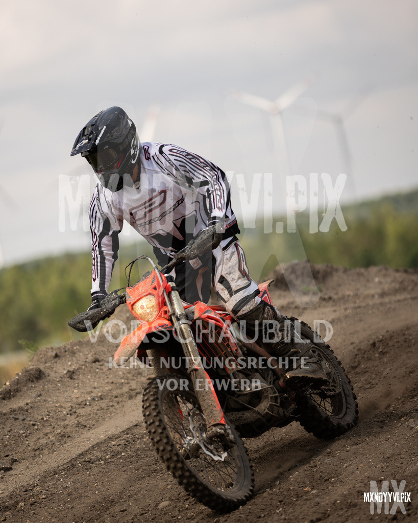 866A1490 | mxndyyvipix
