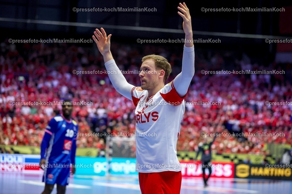 EHF22012603080 | 22.01.2026, Handball, Men's EHF EURO 2026, Frankreich - Dänemark, Jyske Bank Boxen in Herning, Dänemark, Main Round:  Simon Bogetoft Pytlick (Denmark #43) jubelnd