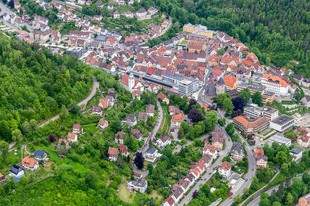 Luftbild: Altstadtbereich und Innenstadtzentrum in Oberndorf am Neckar im Bundesland Baden-Württemberg in Deutschland. Foto: IMG_114749.jpg vom 31.05.2019 durch Werner Riehm/FLY-FOTO.de