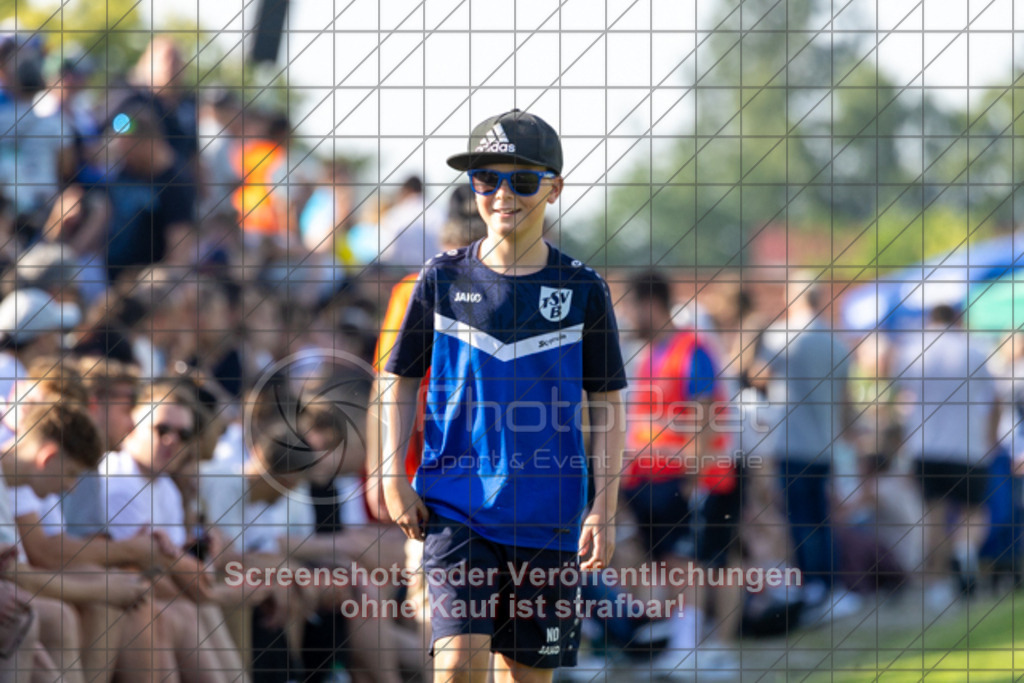 20250618_183636_0035 | #,SG Erkenbrechtsweiler-Hochwang (blau) vs. TSV Berkheim (grau), Fußball, Entscheidungsspiel 2 in Bezirksliga - Bezirk Neckar/Fils, Saison 2024/2025, Rasenplatz, Erlengarten 37, 73087 Bad Boll, 18.06.2025 - 18:30 Uhr,Foto: PhotoPeet-Sportfotografie/Peter Harich