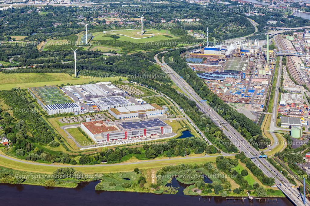 Hamburg_Obergeorgswerder_Kühne_Nagel_Gewerbegebiet_ELS_1088050823 | HAMBURG 04.08.2023 Lagerhallen und Speditionsgebäude der Kühne + Nagel AG & Co. KG an der Straße Beim Schröderschen Hof in Hamburg, Deutschland. Weiterführende Informationen bei: Kühne + Nagel (AG & Co.) KG. // Warehouses and forwarding building of Kuehne + Nagel AG & Co. KG on street Beim Schroederschen Hof in Hamburg, Germany. Further information at: Kuehne + Nagel (AG & Co.) KG. Foto: Martin Elsen