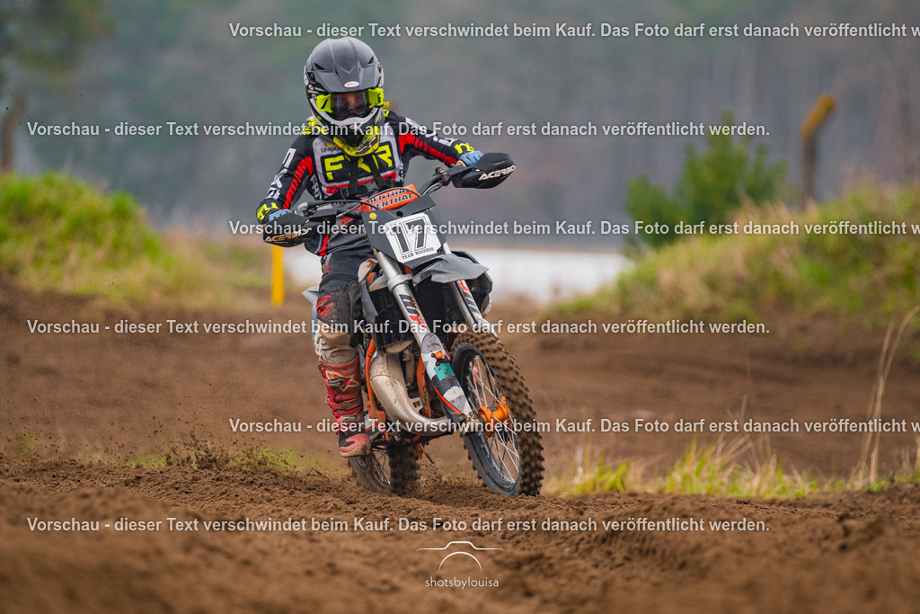 20260412_MCCBensdorf-1229 | Sportfotografin aus Berlin-Brandenburg mit Fokus auf Motocross. Ich halte deine sportliche Leistung und echte Emotionen auf und neben der Strecke professionell fest. Entdecke die Fotos von deinem Rennen und bestelle sie direkt hier im Shop.