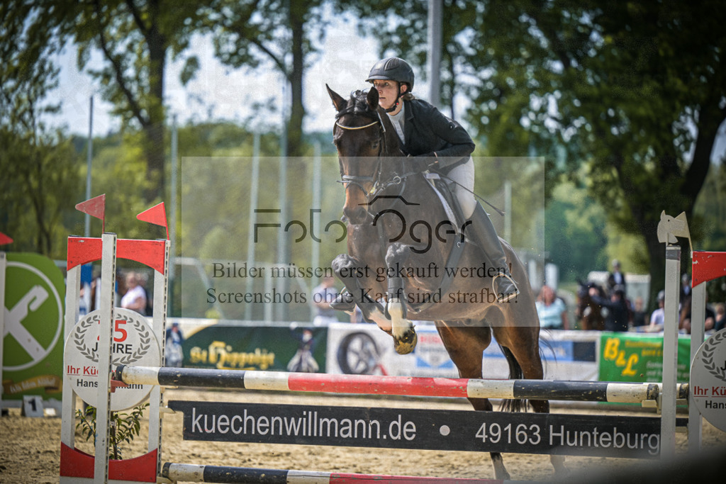 DOS_0395 | Entdecke hochwertige Reitturnierfotos von Foto Oger. Professionell, emotional und authentisch – jetzt Lieblingsmomente im Shop bestellen.Deutschlandweite Turnierfotografie. - Realisiert mit Pictrs.com