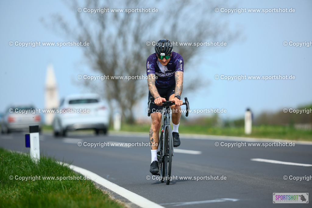 713_TRA56861 | Neusiedlersee Radmarathon 2026@sportshot_your_pictrs #yourpictures#roadtowm2029 #nrm #neusiedlerseeradmarathon #neusiedlersee #neusiedlerseetourismus #burgenland #mörbisch #nrm26 #burgenlandtourismus #voglundco #poweredbyburgenlandtourismus #radsport #rad #marathon #ucigranfondo #visitburgenland #ucigranfondoworldseries