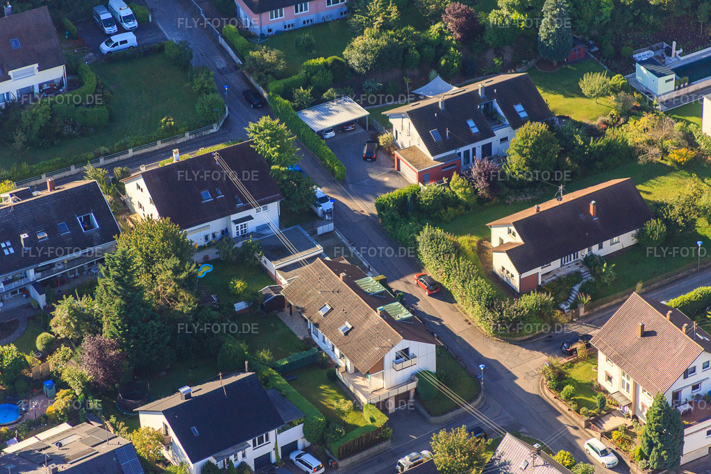 Luftbild: Siebenmannstr im Ortsteil Wolfartsweier in Karlsruhe im Bundesland Baden-Württemberg in Deutschland. Foto: IMG_092994.jpg vom 13.08.2016 durch Werner Riehm/FLY-FOTO.de