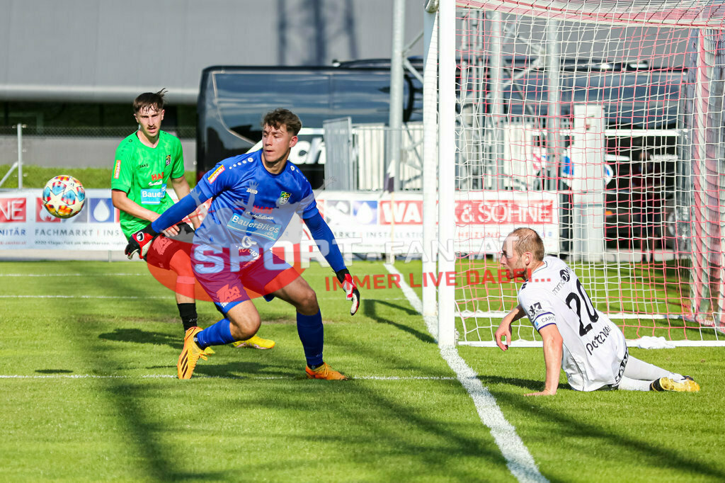 ASK Klagenfurt - SC Weiz 2:3, Kärntner Liga 3. Runde | Enrico Temmel (SC Weiz #31) Danijel Micic (ASK Klagenfurt #20) ASK Klagenfurt - SC Weiz 2:3 am 13.08.2023 in Klagenfurt
(ASK Sportzentrum Fischl), Austria, (Photo by Ernst Krawagner sport-fan.at) - Realisiert mit Pictrs.com