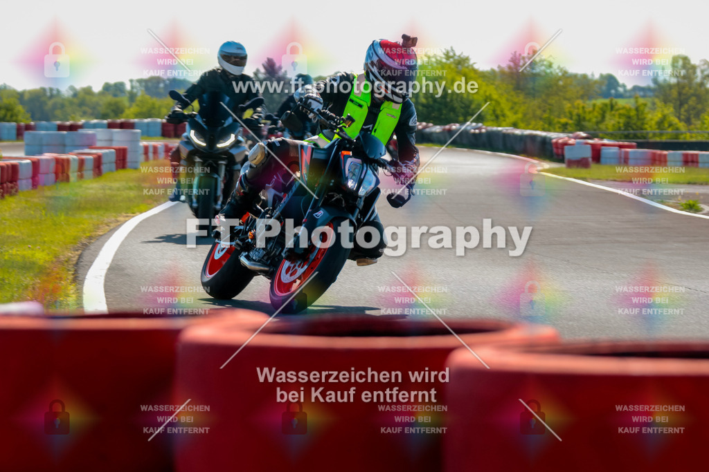 Moto-TeamOBK-21247 | Hier findet Ihr Bilder von Touristenfahrten auf der Nürburgring Nordschleife oder von anderen Veranstaltungen die ich besucht habe. Viel Spass beim Durch Schauen 