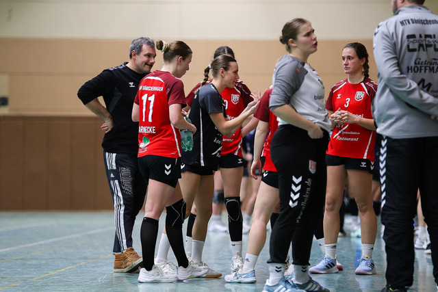 Handball I Damen I Saison 2025-2026 I Verbandsliga Süd I HSG Kalkberg 06 - MTV Dänischenhagen I 14.12.2025.180 | Maret Hintz (9, MTV Dänischenhagen) - Realisiert mit Pictrs.com