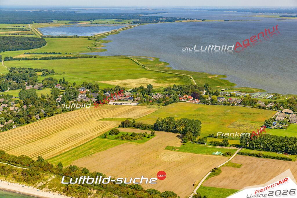 Ahrenshoop Bild- Das Luftbild wurde 2025 vom UL-Flugzeug heraus erstellt ( keine Drohne bzw. Drohnenaufnahme ) - Hochauflösende Luftaufnahme -Nicht vergleichbar mit Google Maps oder Satelittenbilder- Die Geschenkidee !Mit Lizenz und Bildrechte bestellbar - CC