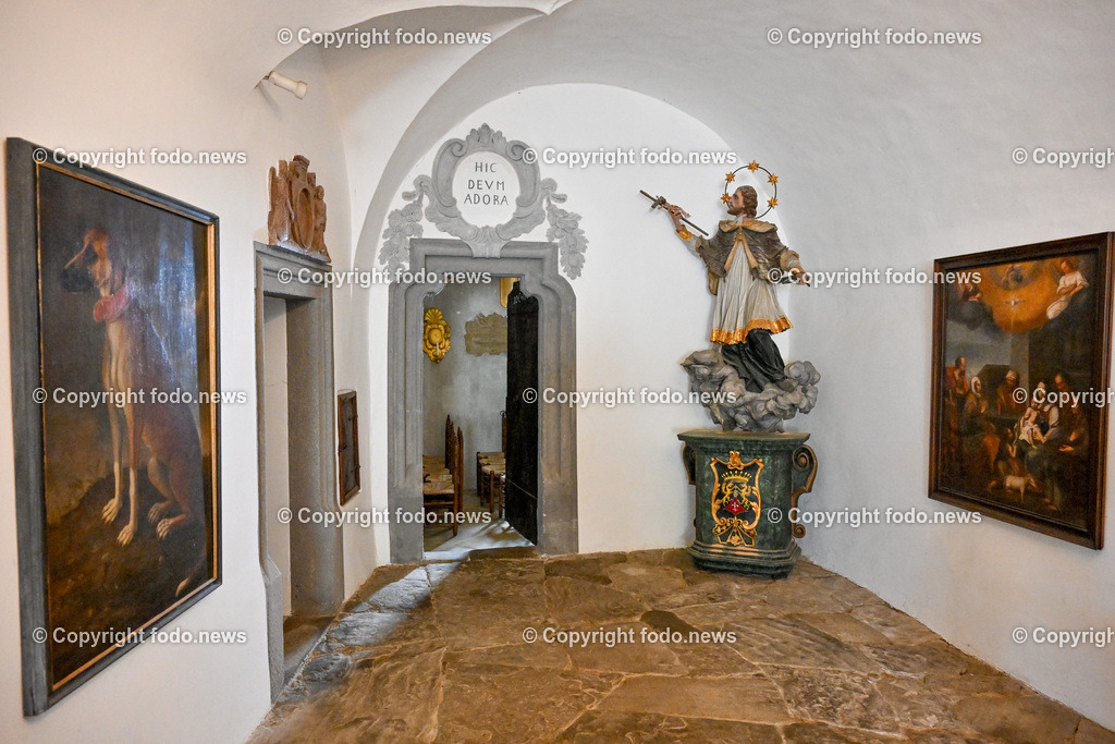 Schloss Schluesslberg_ Spiegelfeld_ 14.08.2023-28 | 14.08.2023, Schluesselberg, AUT, Schloss Schluesselberg, Spiegelfeld, im Bild Eingang zur Kapelle