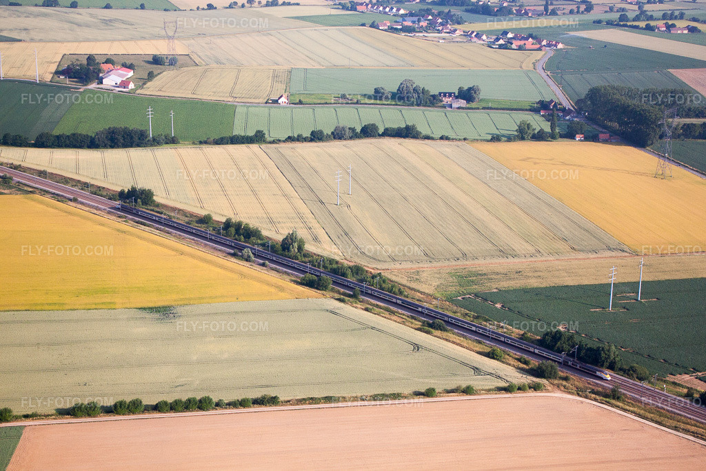 Aerial view: Eurostar at Wulverdinghe in Millam in the state North, France. – Photo: IMG_58956.jpg taken on 07/22/2013 by Werner Riehm/FLY-FOTO.com – Resolution of the original: 4752 x 3168 px