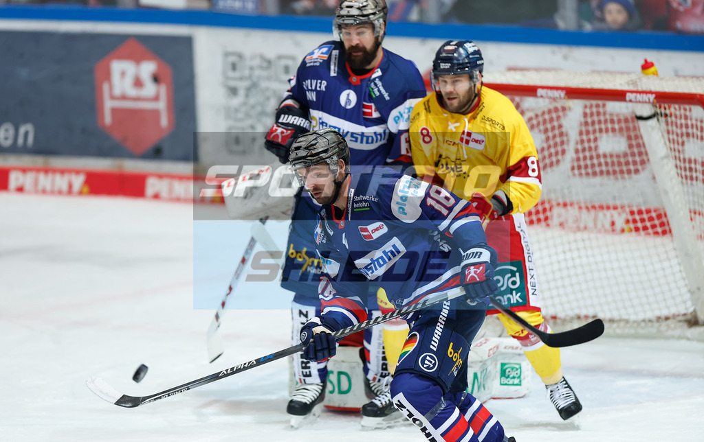 Iserlohn Roosters - Duesseldorfer EG | 
DEL: Iserlohn Roosters - Duesseldorfer EG - Realisiert mit Pictrs.com