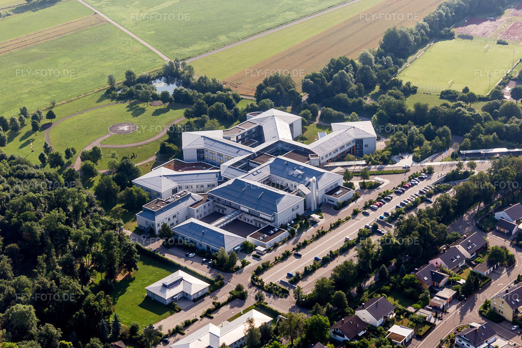 Luftbild: Klinikgelände des Krankenhauses Donau-Ries Kliniken und Seniorenheime gKU im Ortsteil Neudegg im Ortsteil Riedlingen in Donauwörth im Bundesland Bayern in Deutschland. Foto: IMG_101695.jpg vom 08.07.2017 durch Werner Riehm/FLY-FOTO.deDonau-Ries Kliniken