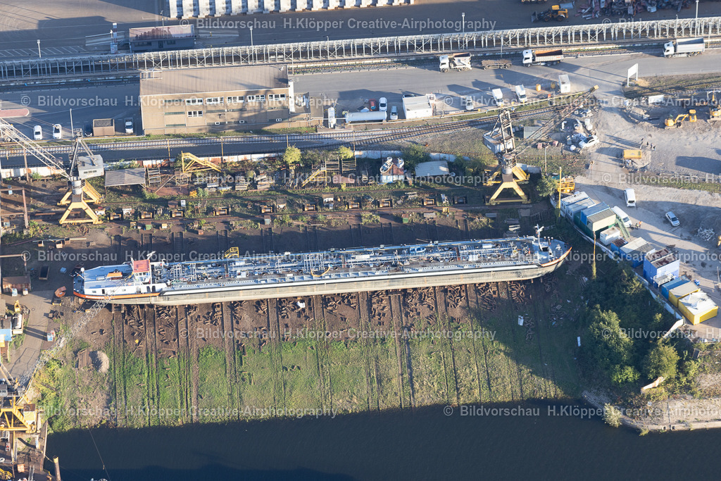 Luftbild-Duisburg Hafen Trockendock-Reparaturwerft-7807 | Luftbildfotografie und Luftbildfotograf Hermann Klöpper - Realisiert mit Pictrs.com