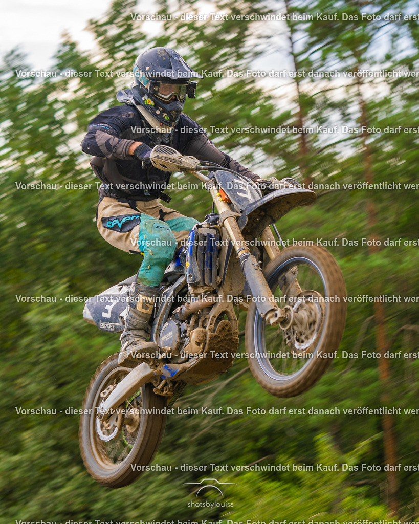 09_21_LM_Schenkenhorst-2633 | Sportfotografin aus Berlin-Brandenburg mit Fokus auf Motocross. Ich halte deine sportliche Leistung und echte Emotionen auf und neben der Strecke professionell fest. Entdecke die Fotos von deinem Rennen und bestelle sie direkt hier im Shop.