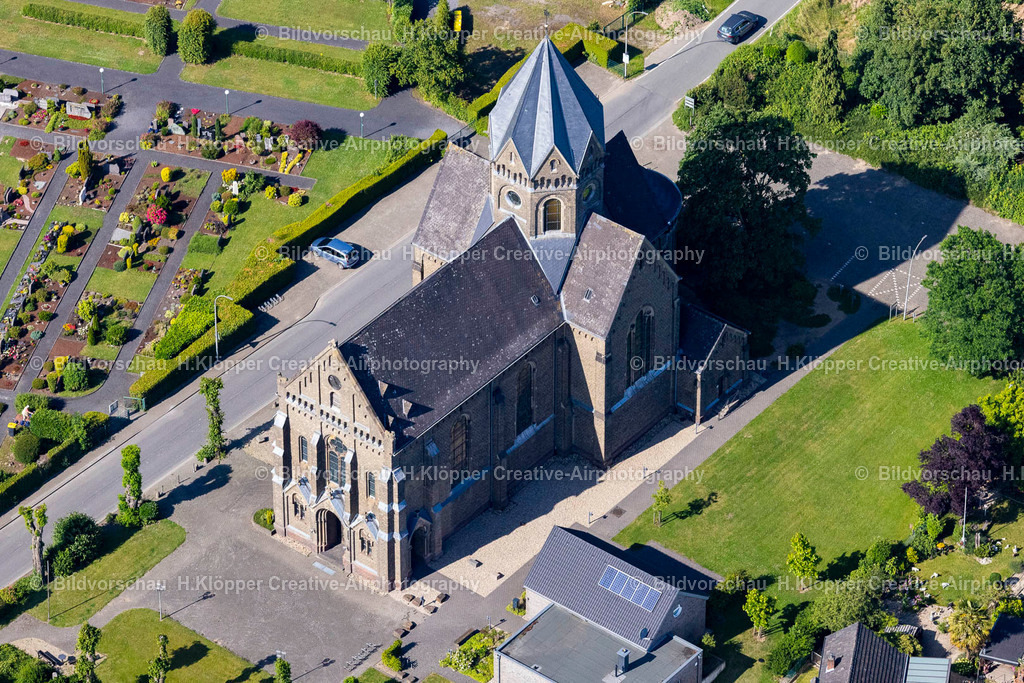 Luftbild Kerken-Stenden-4865 | Luftbildfotografie Kirchengebäude "St.Thomas Stenden"an der Straße Mühlenweg, Alter Kirchweg in Kerken im Bundesland Nordrhein-Westfalen, Deutschlan - Realisiert mit Pictrs.com