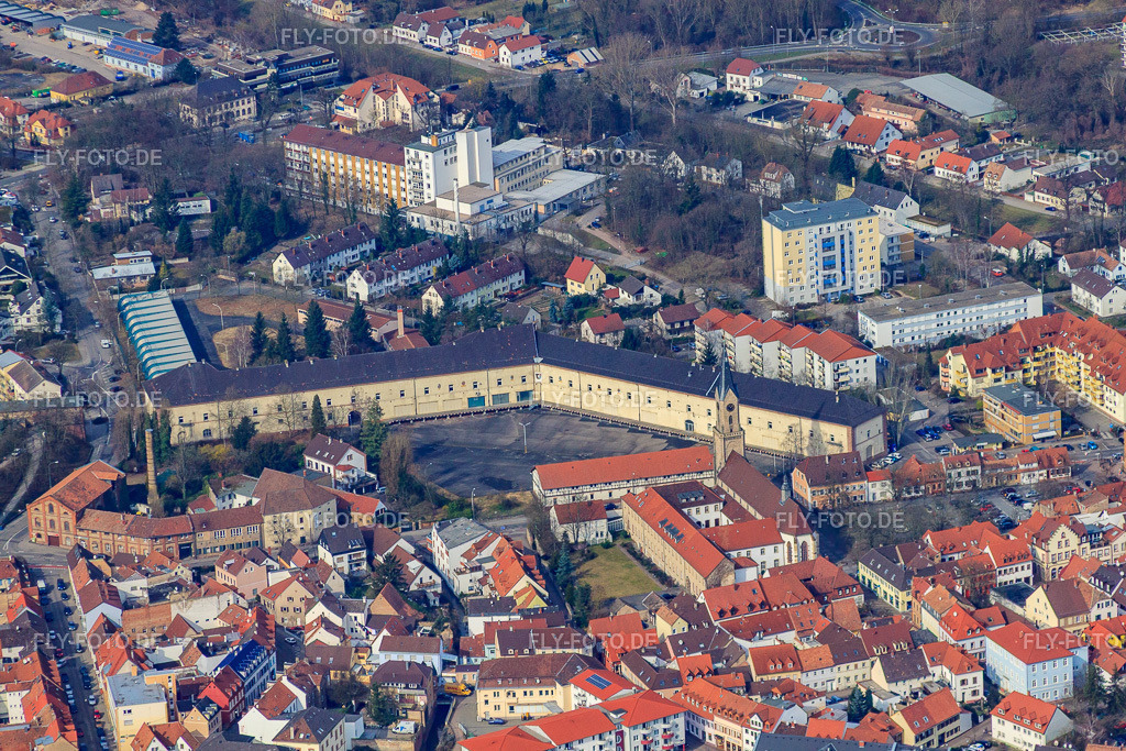 Klosterstraße An der (ehemaligen) Stengelkaserne | Luftbild: Klosterstraße An der (ehemaligen) Stengelkaserne in Germersheim im Bundesland Rheinland-Pfalz in Deutschland. Foto: IMG_37806.jpg vom 12.03.2011 durch Werner Riehm/FLY-FOTO.de - Realisiert mit Pictrs.com