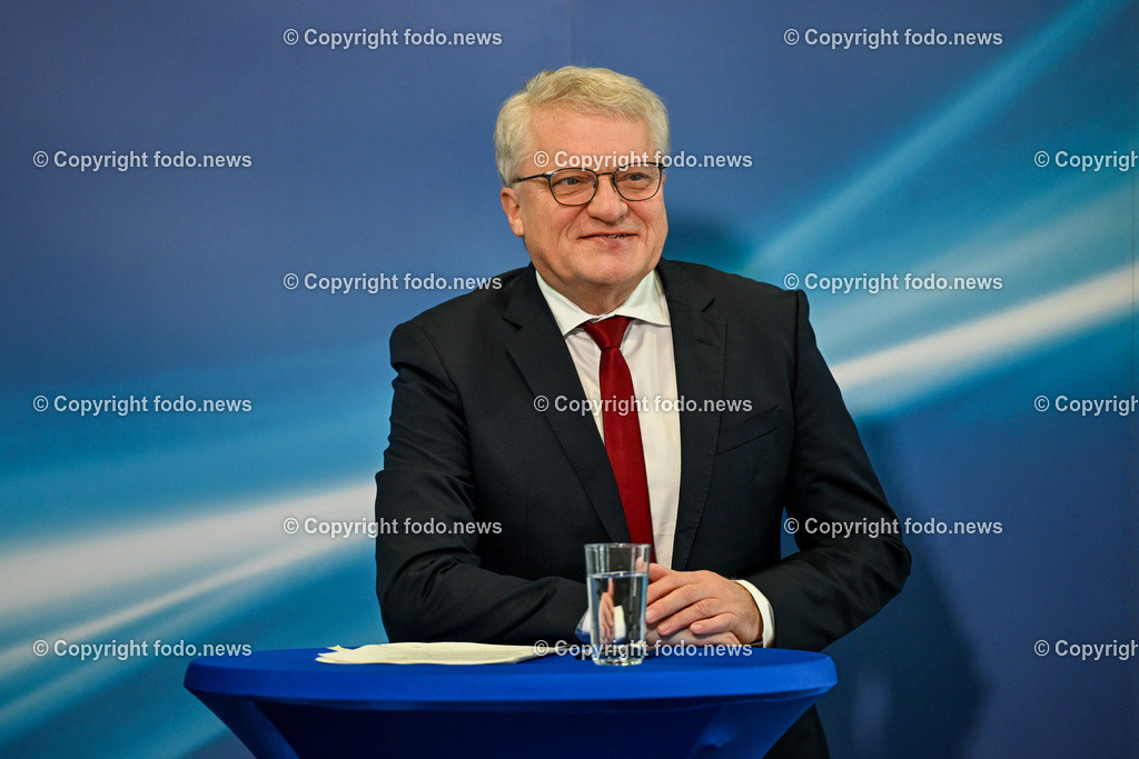 Pressekonferenz Linz AG_ Investitionen Ausblick 2024_ 19.02.2024-2 | 19.02.2024, Linz AG, AUT, Pressekonferenz Linz AG, Investitionen Ausblick 2024, im Bild Klaus Luger (SP, Bgm. der Stadt Linz)