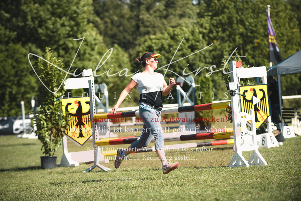 DSC_7625 | Pferde- und Turnierfotografie in Westsachsen. Pferdeportraits, Auftragszeichnungen und intuitive Kunst.