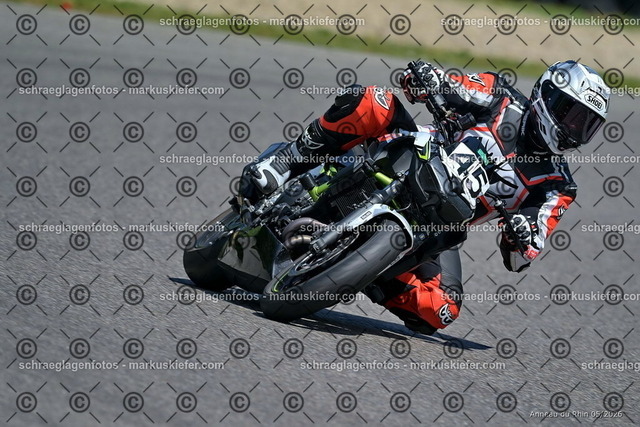 26BT02-1686 | markuskiefer.com - Realisiert mit Pictrs.com