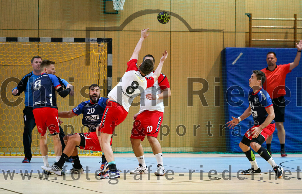 2022-09-24_030_SpVgg_Altenerding_gegen_HSG_Freising-Neufahrn | Erding, Deutschland, 24.09.2022:
Handball, Bezirksoberliga Männer 2022 / 2023, 2. Spieltag, SpVgg Altenerding gegen HSG Freising-Neufahrn, Endergebnis: 18:26

Konstantin Vopel (HSG Freising-Neufahrn, #8), Janic Bittner (HSG Freising-Neufahrn, #20), Quirin Huber (SpVgg Altenerding, #8), Christian Loris (SpVgg Altenerding, #10), Marius Kerber (HSG Freising-Neufahrn, #14)

Foto: Christian Riedel / fotografie-riedel.net