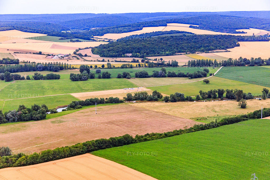 Vue aérienne: Vallée de la Meuse à Woimbey dans le département Meuse, France – .Photo: IMG_083352.jpg prise le 12/07/2015 par Werner Riehm/FLY-FOTO.eu – Résolution de l'original: 5472 x 3648 px