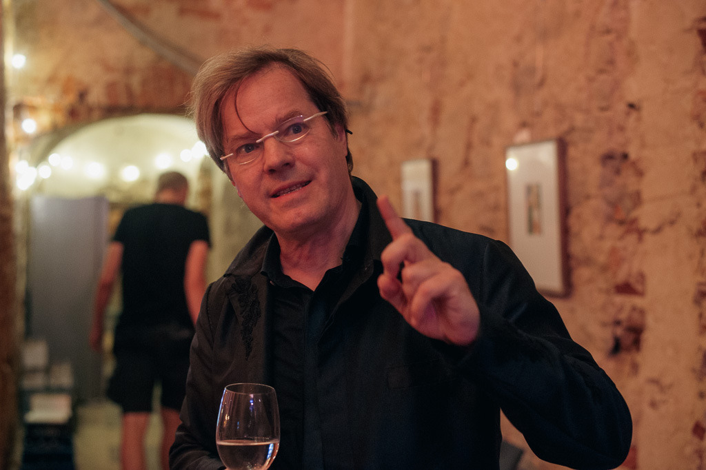 Jan Vogler | Jan Vogler spielt Bach im Forte Belvedere Leisnig zum Festival Hallo Leisnig 2022. - Realisiert mit Pictrs.com