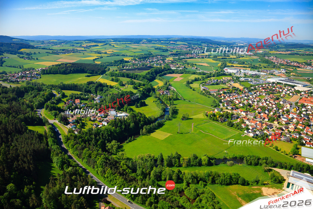 Die Luftaufnahme Friedrichsburg - Weissenbrunn wurde vom UL-Flugzeug (keine Drohne) aus fotografiert.Hohe Druck- Auflösung-die Geschenkidee!